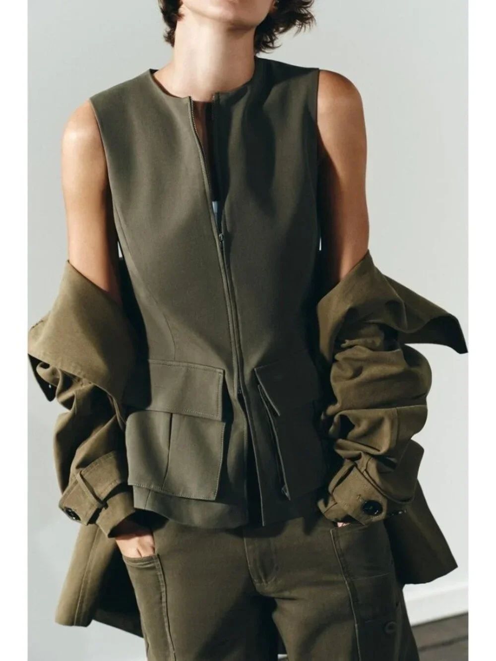 Zara Womens Top Shirt M Green Stretch Cotton Full Zip Sleeveless 3152/128 NWT
